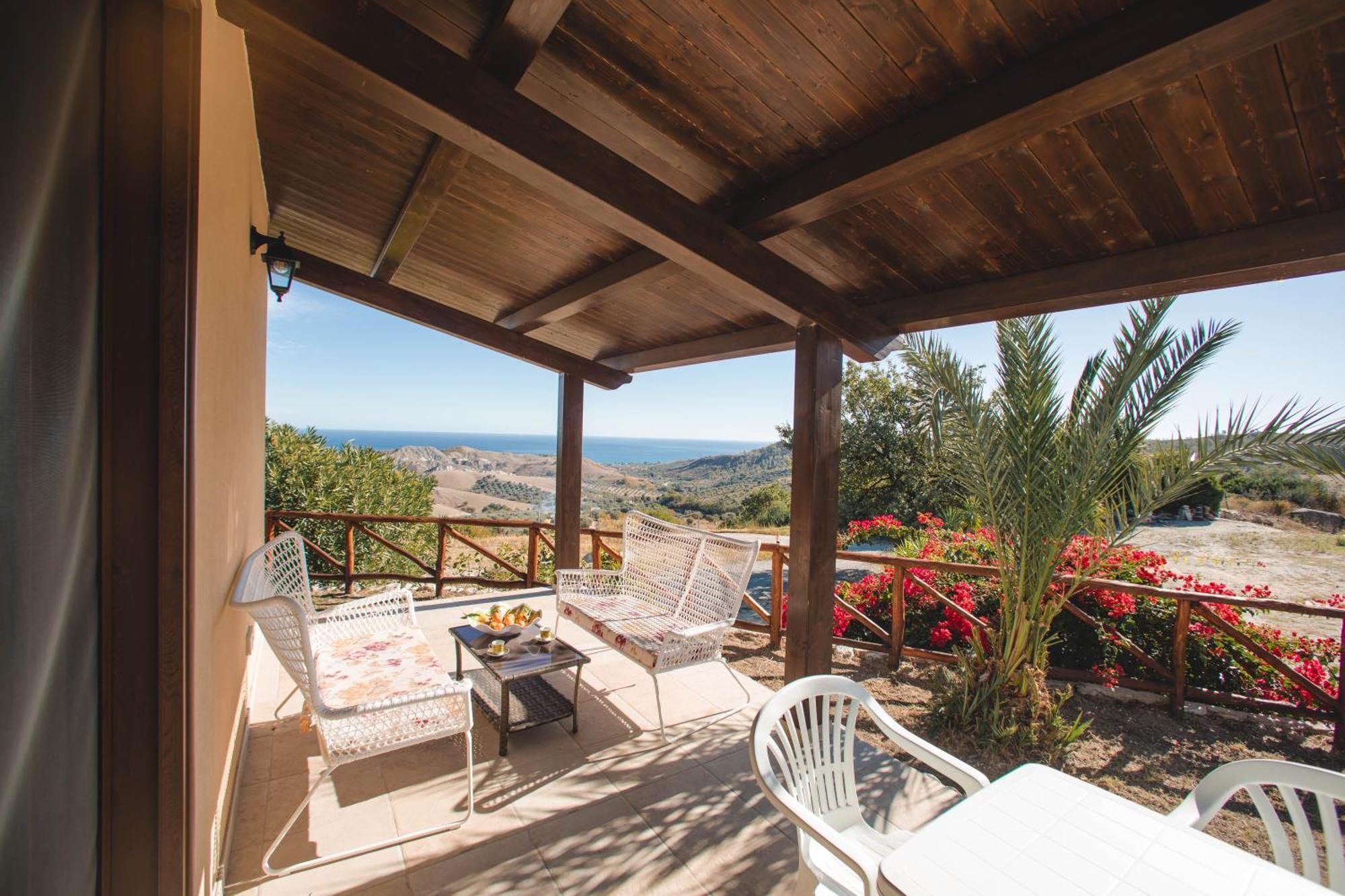 Calami - Villa Romeo - Private Apartments With Pool, Seaview & Olive Grove Santa Caterina Dello Ionio Marina Exterior photo