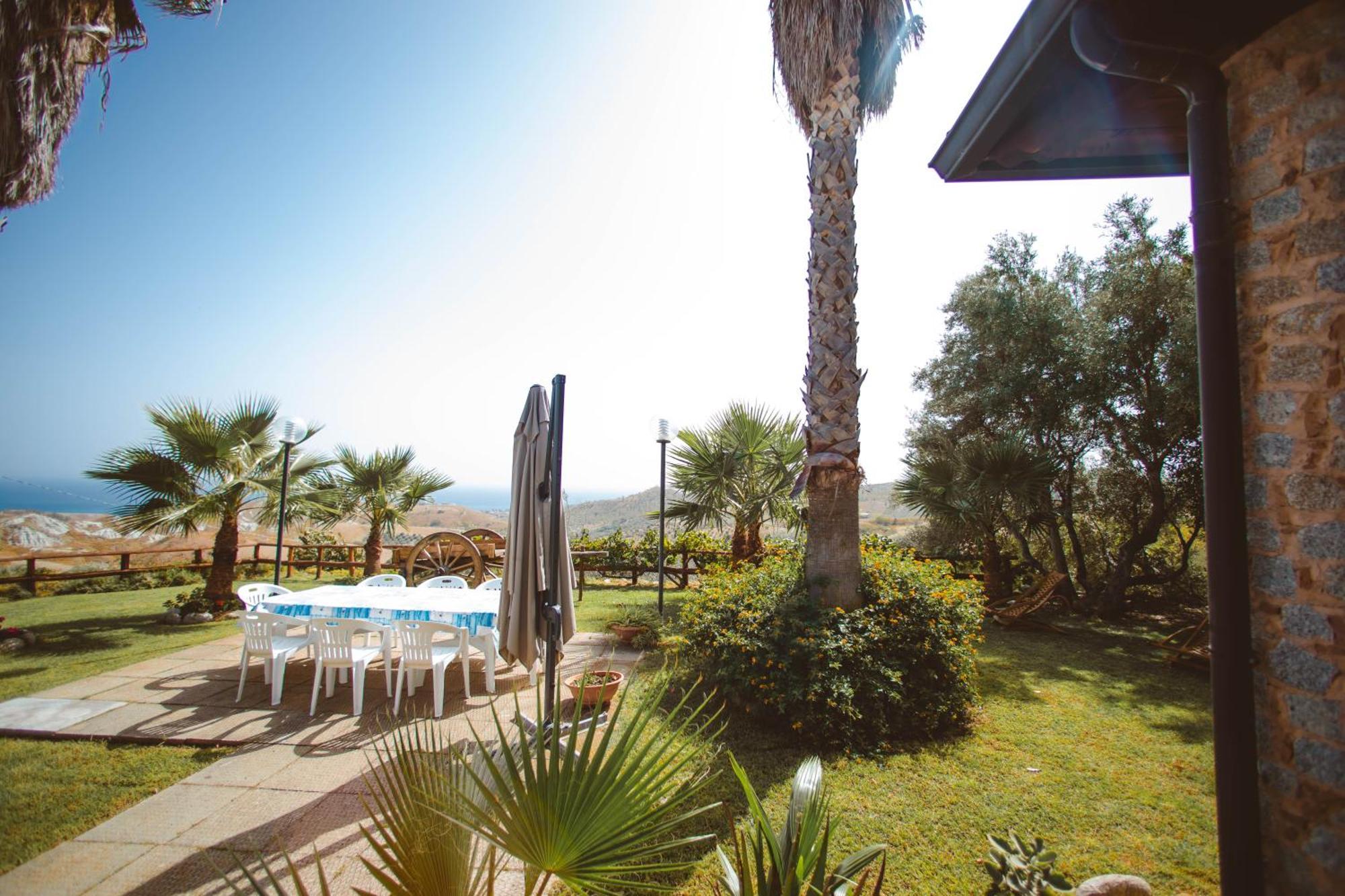 Calami - Villa Romeo - Private Apartments With Pool, Seaview & Olive Grove Santa Caterina Dello Ionio Marina Exterior photo
